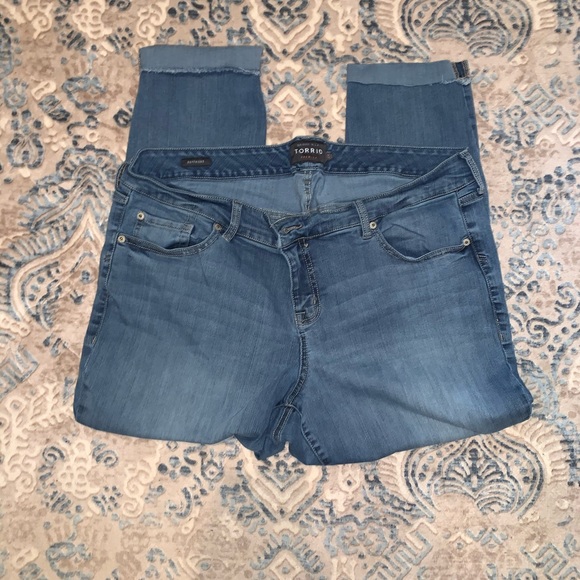 Torrid boyfriend jeans - Picture 1 of 2